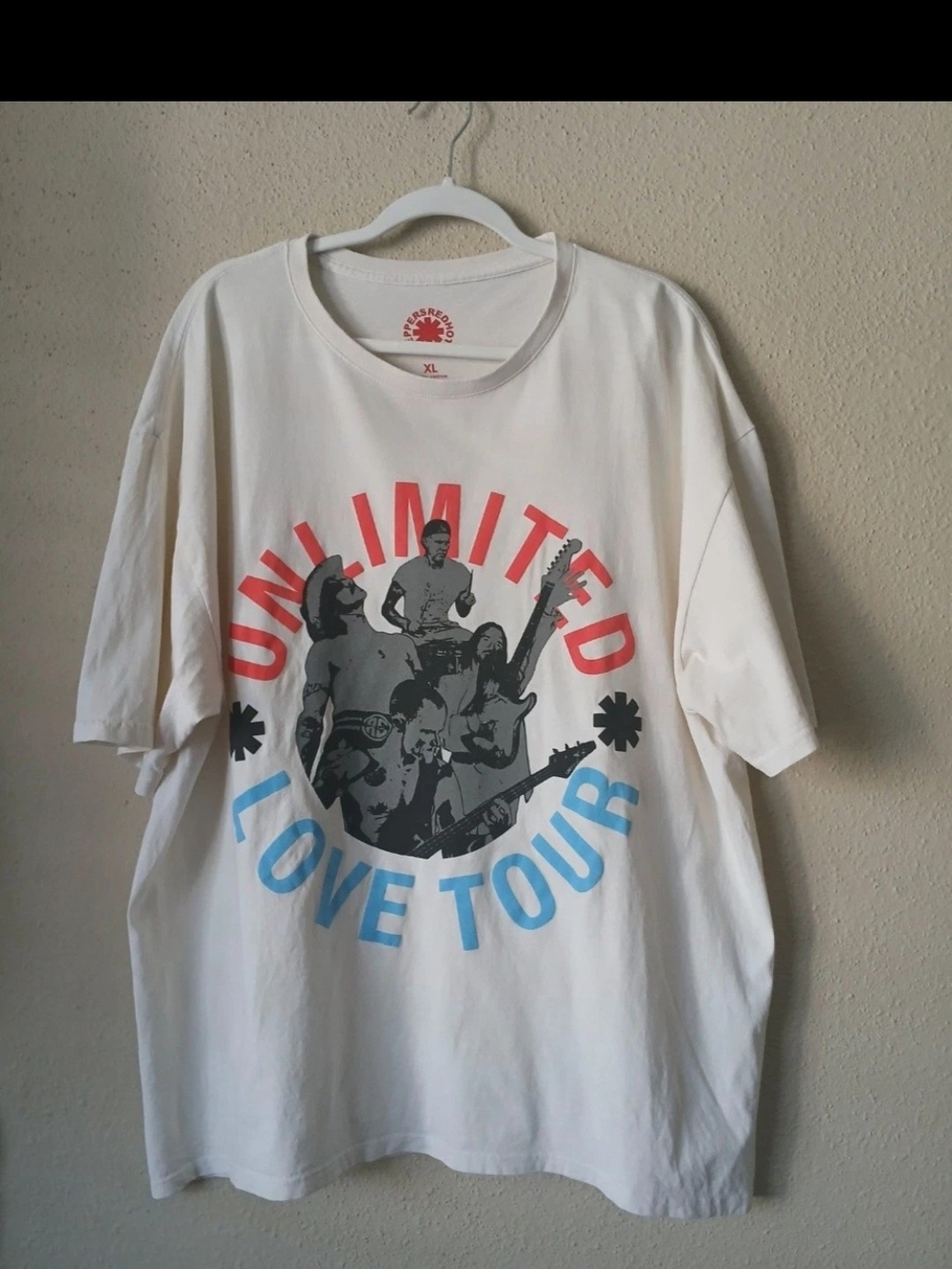 Red Hot Chili Peppers Tshirt "Unlimited Love Tour" Graphic Short Sleeve Tee XL